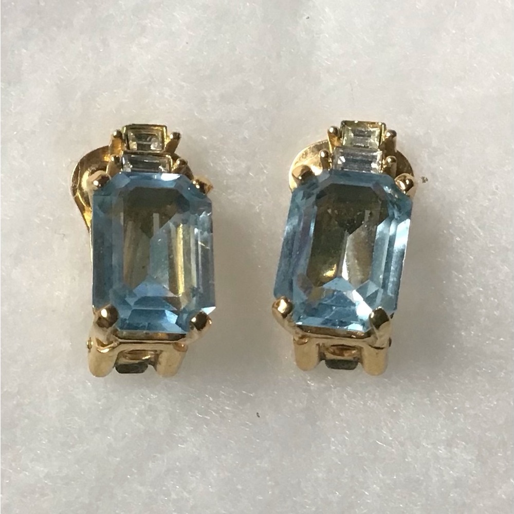 Chris. Dior clip on earrings Beautiful blue stone
